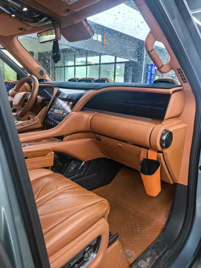 2023 YangWang U8 2.0T 272HP L4 REEV 49.05KWH,autocango,china used car exporter,china ev exporter,chinese used car exporter,chinese used ev exporter