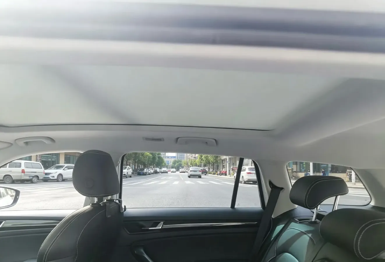 2019 Chevrolet Equinox 2.0T 260HP L4 9AT,autocango,china used car exporter,china ev exporter,chinese used car exporter,chinese used ev exporter