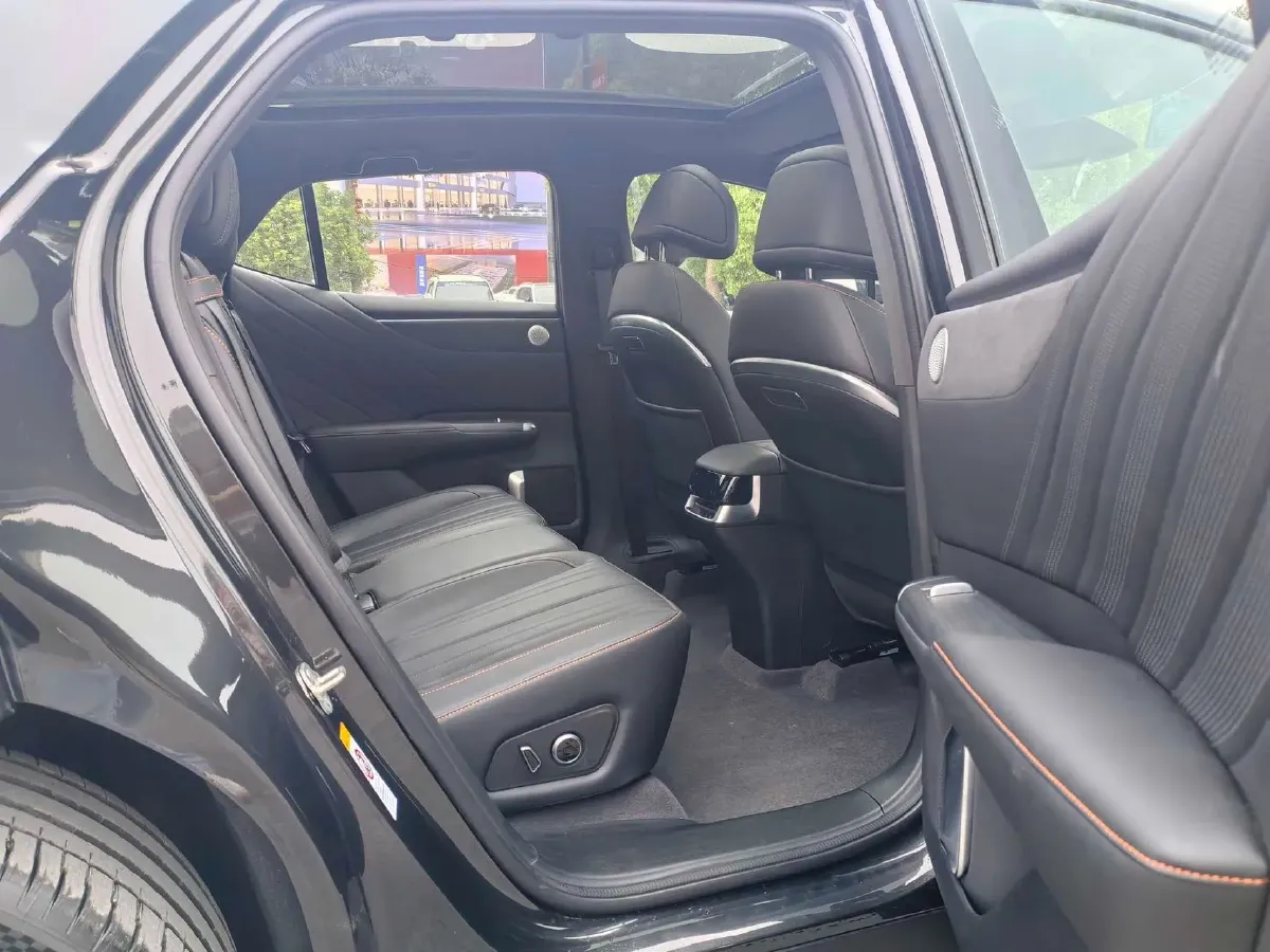 2025 ChangAn QiYuan E07 REEV 150HP REEV 39.05KWH,autocango,china used car exporter,china ev exporter,chinese used car exporter,chinese used ev exporter