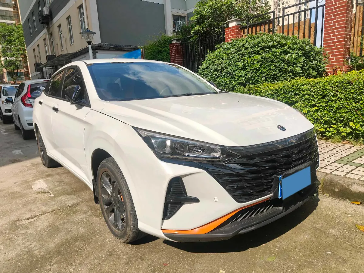 2023 DongFeng Aeolus YiXuan 1.5L 125HP L4 6DCT,autocango,china used car exporter,china ev exporter,chinese used car exporter,chinese used ev exporter