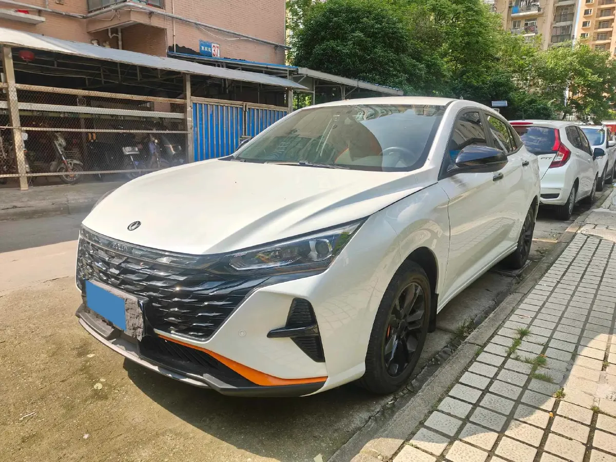 2023 DongFeng Aeolus YiXuan 1.5L 125HP L4 6DCT,autocango,china used car exporter,china ev exporter,chinese used car exporter,chinese used ev exporter