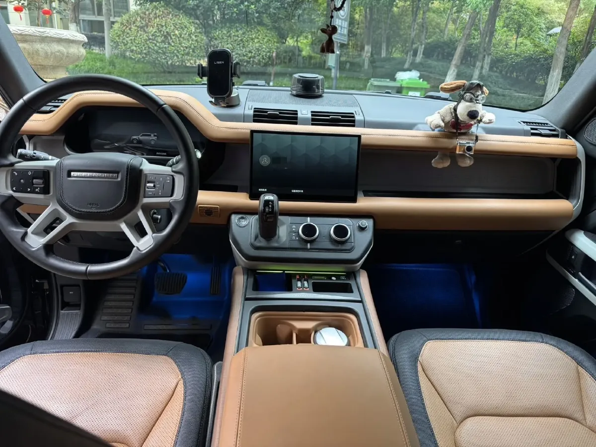 2024 Land Rover Defender 3.0T 400HP L6 8AT,autocango,china used car exporter,china ev exporter,chinese used car exporter,chinese used ev exporter