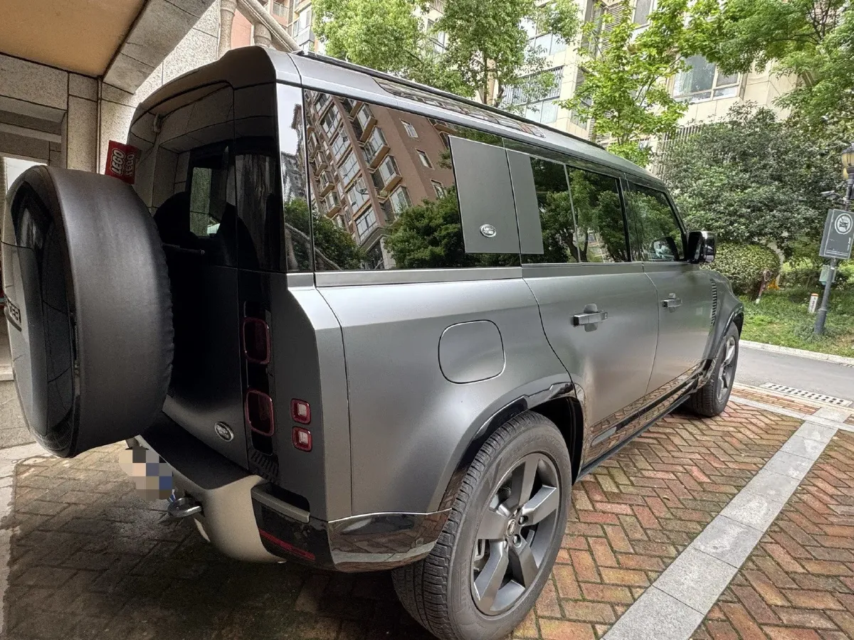 2024 Land Rover Defender 3.0T 400HP L6 8AT,autocango,china used car exporter,china ev exporter,chinese used car exporter,chinese used ev exporter
