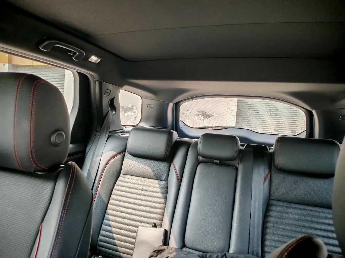 2020 Land Rover Discovery Sport 2.0T 249HP L4 9AT,autocango,china used car exporter,china ev exporter,chinese used car exporter,chinese used ev exporter