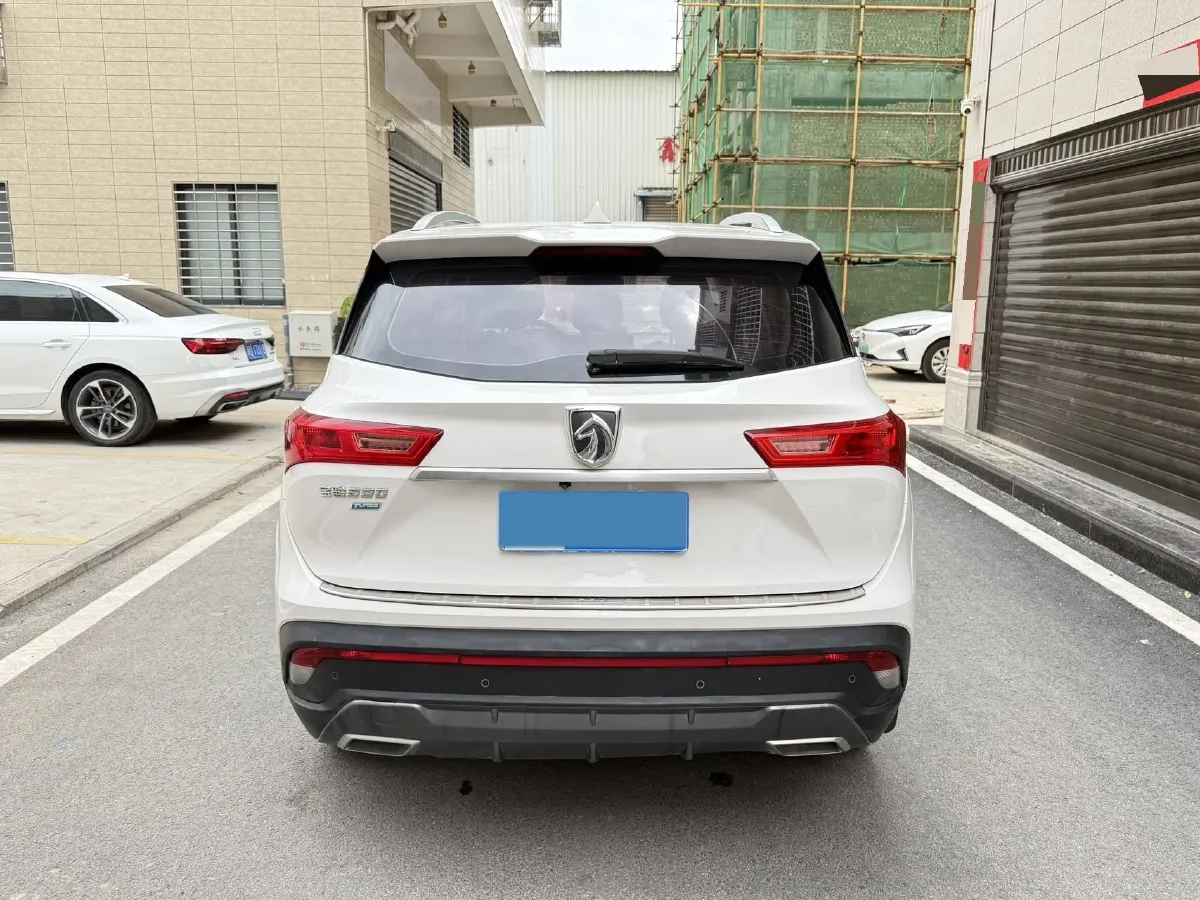 2018 BaoJun 530 1.5T 150HP L4 6DCT,autocango,china used car exporter,china ev exporter,chinese used car exporter,chinese used ev exporter