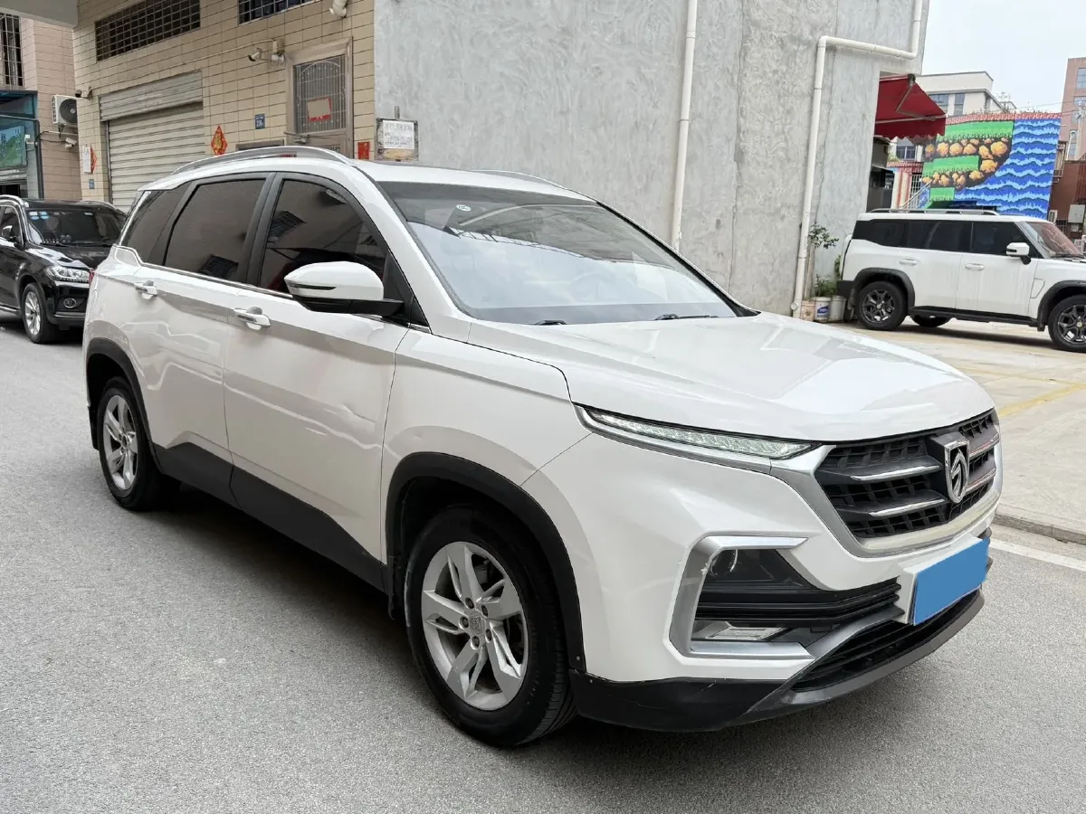 2018 BaoJun 530 1.5T 150HP L4 6DCT,autocango,china used car exporter,china ev exporter,chinese used car exporter,chinese used ev exporter