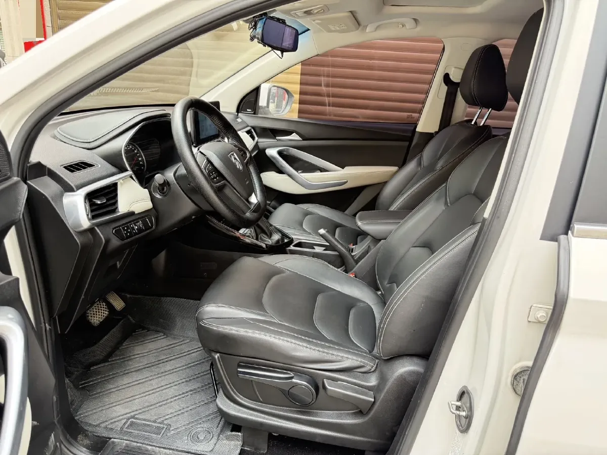 2018 BaoJun 530 1.5T 150HP L4 6DCT,autocango,china used car exporter,china ev exporter,chinese used car exporter,chinese used ev exporter