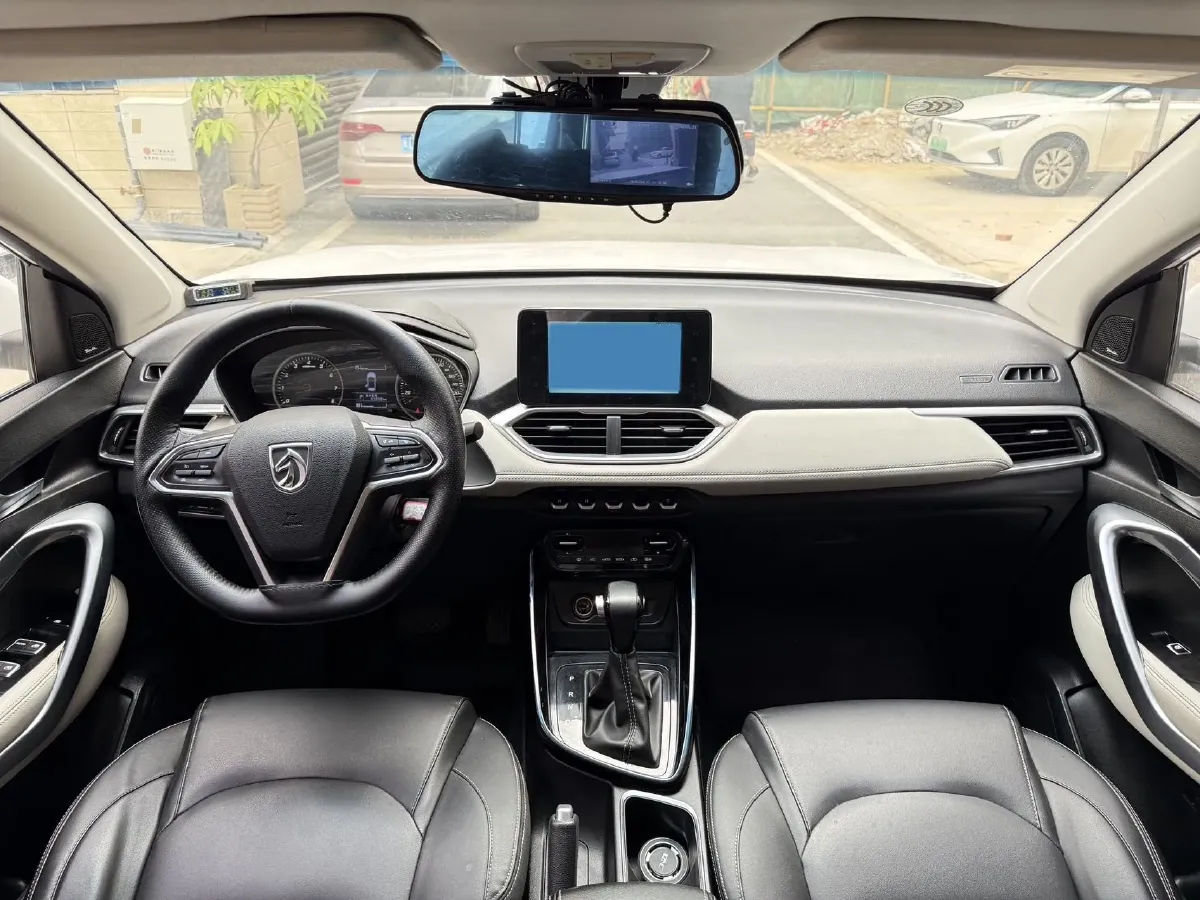 2018 BaoJun 530 1.5T 150HP L4 6DCT,autocango,china used car exporter,china ev exporter,chinese used car exporter,chinese used ev exporter