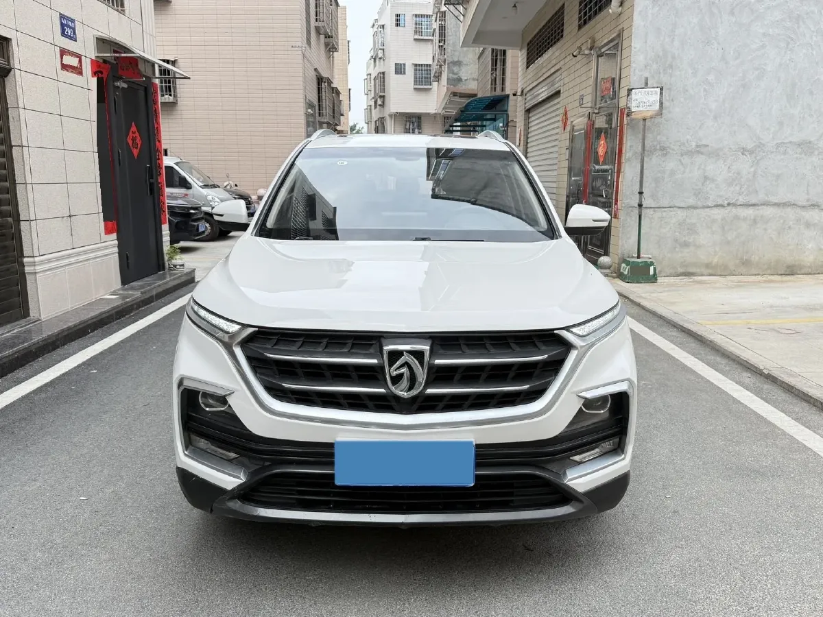 2018 BaoJun 530 1.5T 150HP L4 6DCT,autocango,china used car exporter,china ev exporter,chinese used car exporter,chinese used ev exporter