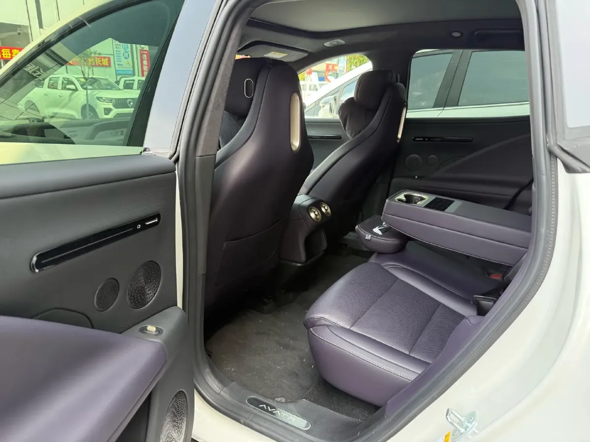 2026 Avatr 07 BEV,autocango,china used car exporter,china ev exporter,chinese used car exporter,chinese used ev exporter