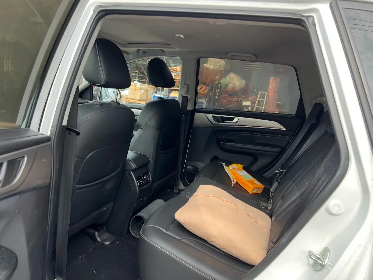 2023 Haval M6 1.5T 150HP L4 7DCT,autocango,china used car exporter,china ev exporter,chinese used car exporter,chinese used ev exporter