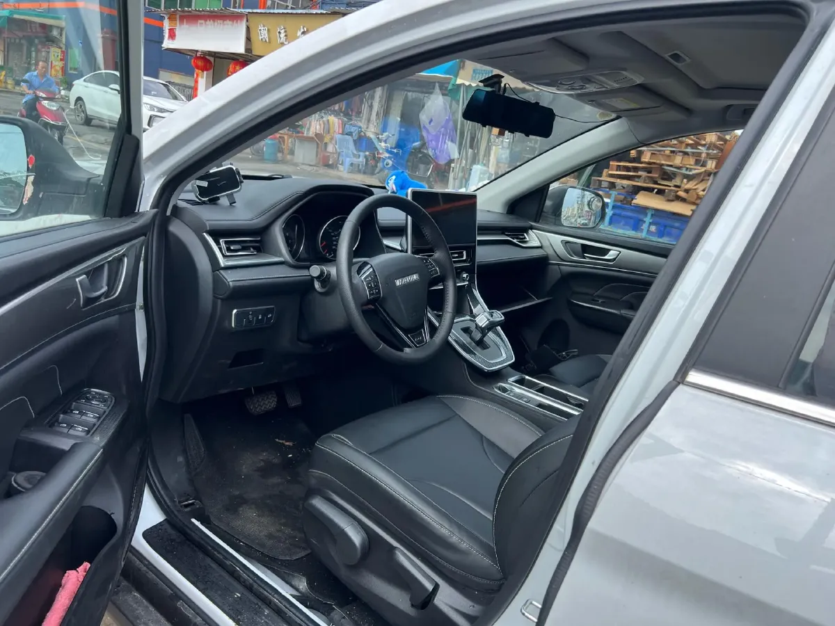 2023 Haval M6 1.5T 150HP L4 7DCT,autocango,china used car exporter,china ev exporter,chinese used car exporter,chinese used ev exporter