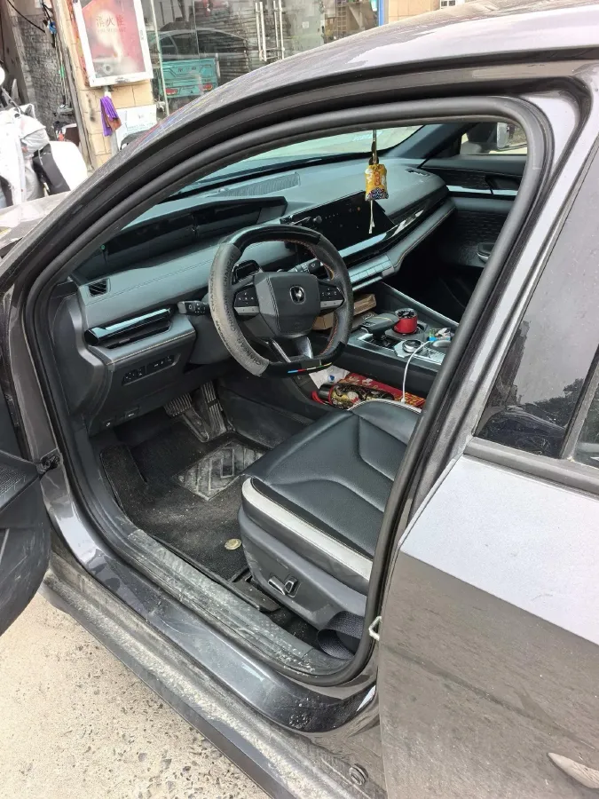 2023 ChangAn UNI-V 1.5T 188HP L4 7DCT,autocango,china used car exporter,china ev exporter,chinese used car exporter,chinese used ev exporter