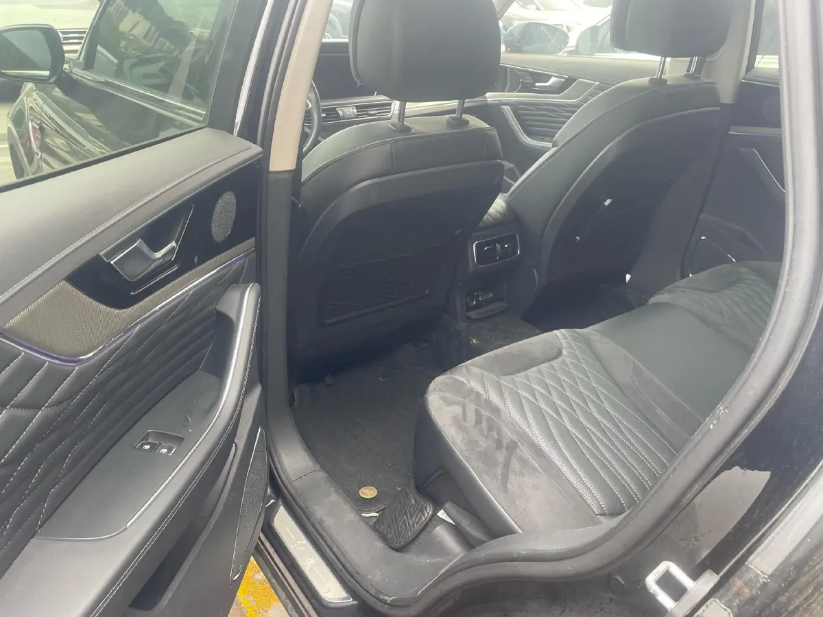 2022 HongQi HS5 2.0T 224HP L4 6AT,autocango,china used car exporter,china ev exporter,chinese used car exporter,chinese used ev exporter