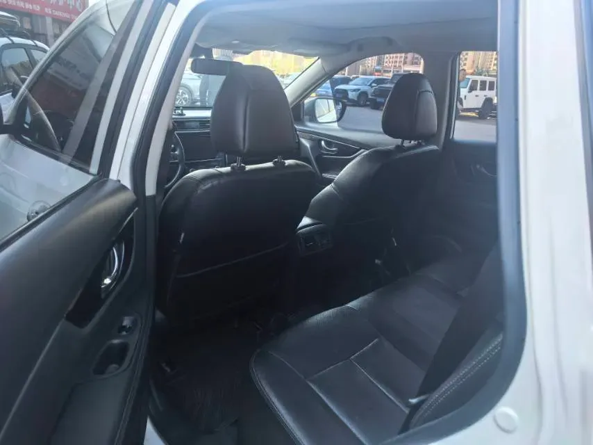 2021 Nissan X-Trail 2.5L 181HP L4 CVT,autocango,china used car exporter,china ev exporter,chinese used car exporter,chinese used ev exporter