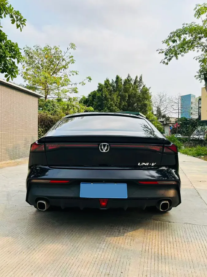 2022 ChangAn UNI-V 1.5T 188HP L4 7DCT,autocango,china used car exporter,china ev exporter,chinese used car exporter,chinese used ev exporter