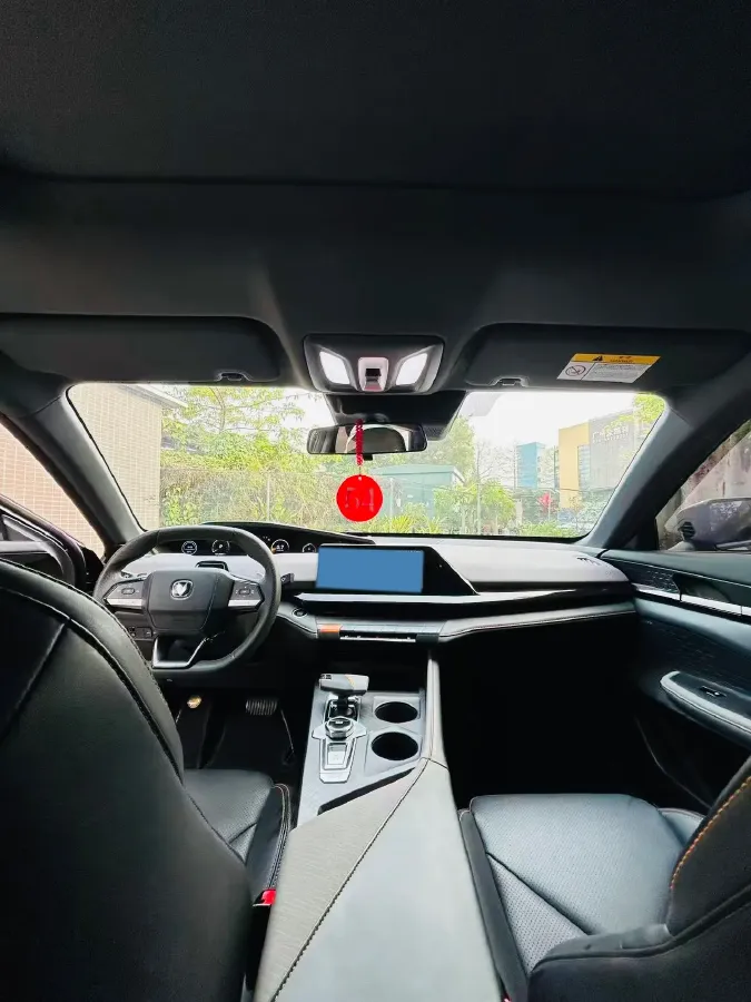 2022 ChangAn UNI-V 1.5T 188HP L4 7DCT,autocango,china used car exporter,china ev exporter,chinese used car exporter,chinese used ev exporter