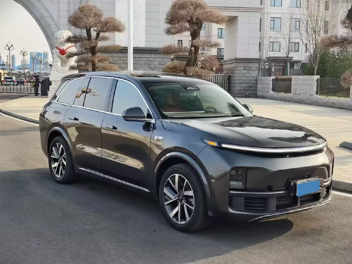 2025 Li L8 Range Extended 154HP REEV,autocango,china used car exporter,china ev exporter,chinese used car exporter,chinese used ev exporter
