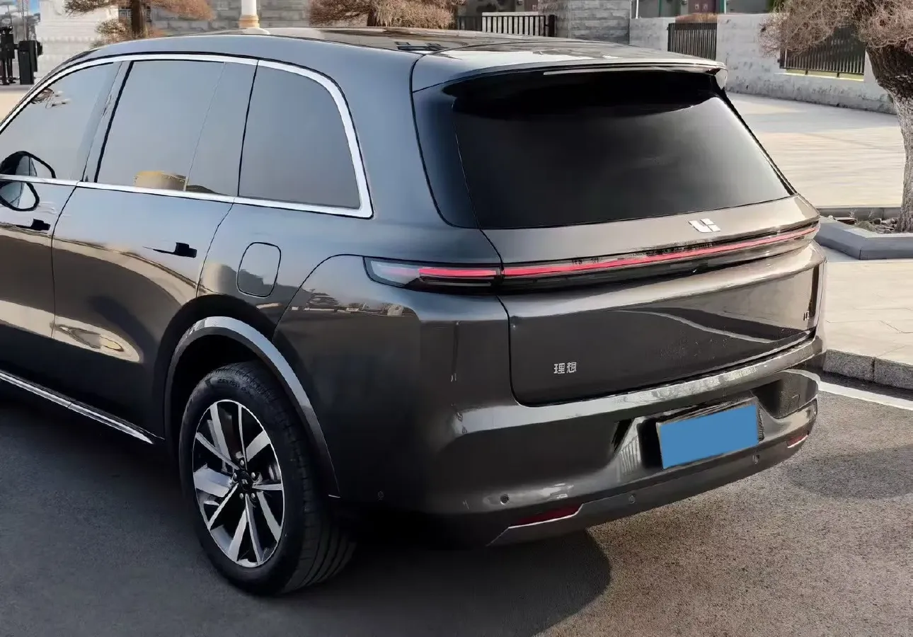 2025 Li L8 Range Extended 154HP REEV,autocango,china used car exporter,china ev exporter,chinese used car exporter,chinese used ev exporter