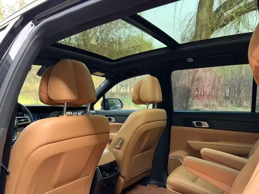 2021 Li ONE Range Extended 131HP REEV 40.5KWH,autocango,china used car exporter,china ev exporter,chinese used car exporter,chinese used ev exporter