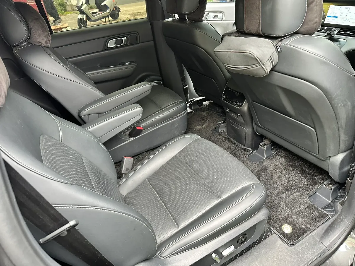 2021 Li ONE Range Extended 131HP REEV 40.5KWH,autocango,china used car exporter,china ev exporter,chinese used car exporter,chinese used ev exporter