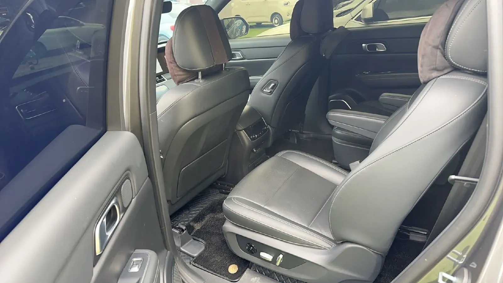 2021 Li ONE Range Extended 131HP REEV 40.5KWH,autocango,china used car exporter,china ev exporter,chinese used car exporter,chinese used ev exporter