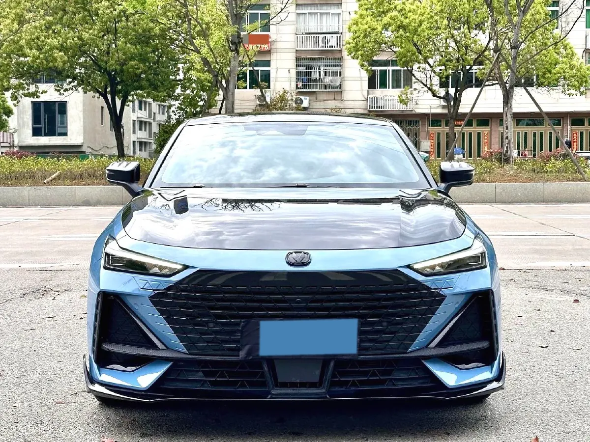 2023 ChangAn UNI-V 1.5T 188HP L4 7DCT,autocango,china used car exporter,china ev exporter,chinese used car exporter,chinese used ev exporter