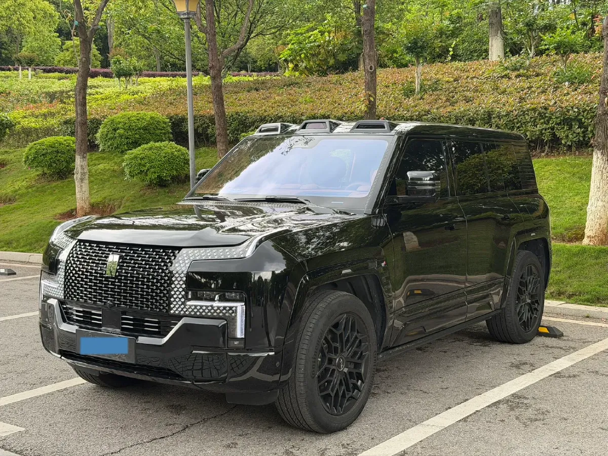2023 YangWang U8 2.0T 272HP L4 REEV 49.05KWH,autocango,china used car exporter,china ev exporter,chinese used car exporter,chinese used ev exporter