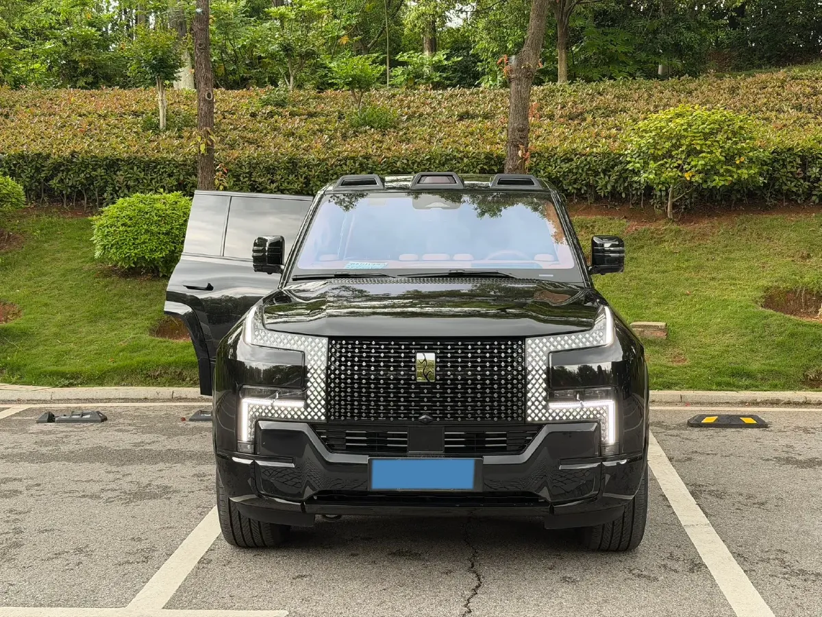 2023 YangWang U8 2.0T 272HP L4 REEV 49.05KWH,autocango,china used car exporter,china ev exporter,chinese used car exporter,chinese used ev exporter