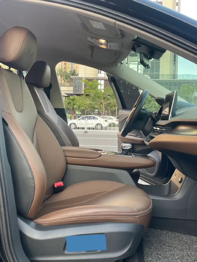 2021 HongQi E-QM5 BEV 54KWH,autocango,china used car exporter,china ev exporter,chinese used car exporter,chinese used ev exporter