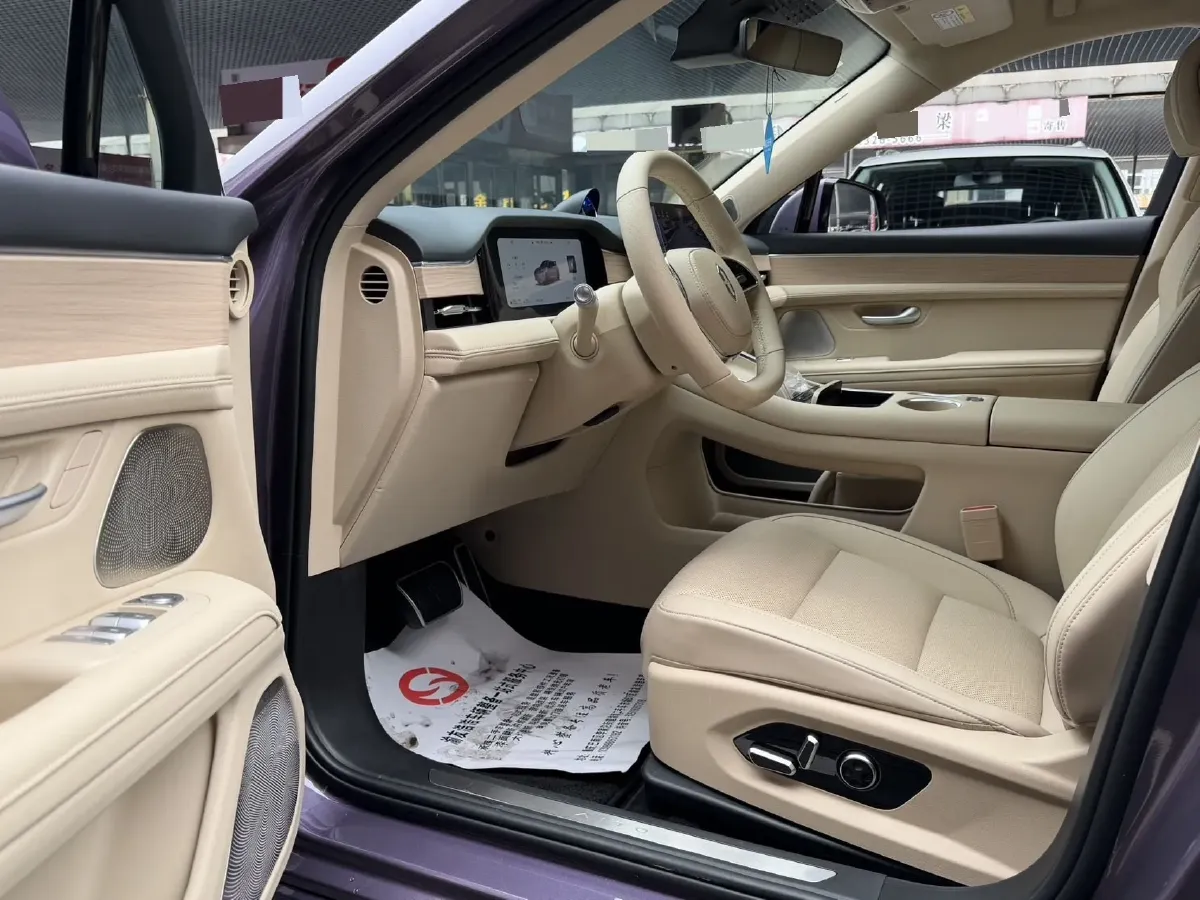 2025 AITO AITO M5 1.5T 152HP L4 REEV 42KWH,autocango,china used car exporter,china ev exporter,chinese used car exporter,chinese used ev exporter