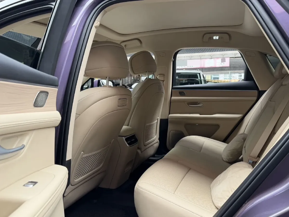 2025 AITO AITO M5 1.5T 152HP L4 REEV 42KWH,autocango,china used car exporter,china ev exporter,chinese used car exporter,chinese used ev exporter