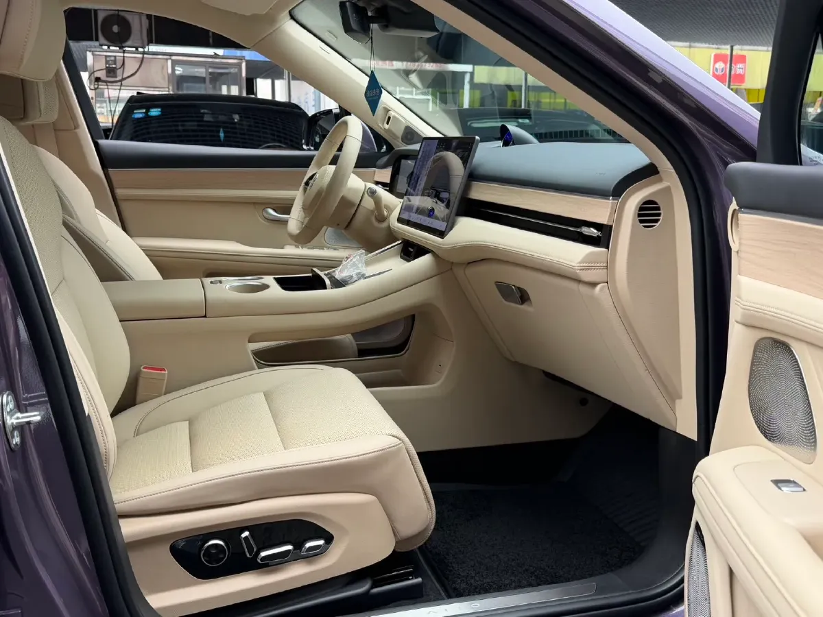 2025 AITO AITO M5 1.5T 152HP L4 REEV 42KWH,autocango,china used car exporter,china ev exporter,chinese used car exporter,chinese used ev exporter