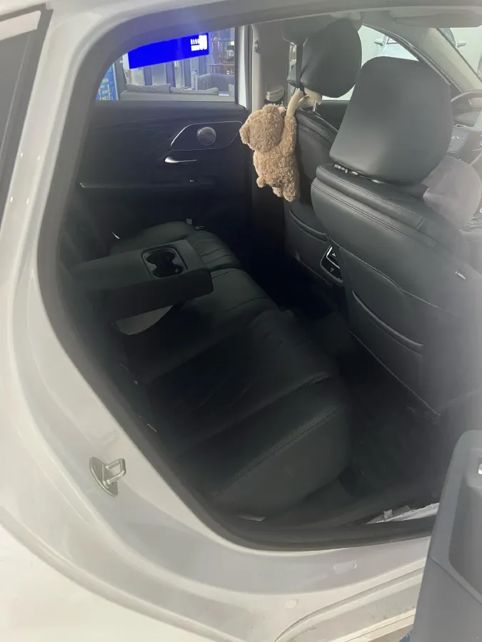 2025 Chery Arrizo 8 Pro 1.6T 197HP L4 7DCT,autocango,china used car exporter,china ev exporter,chinese used car exporter,chinese used ev exporter