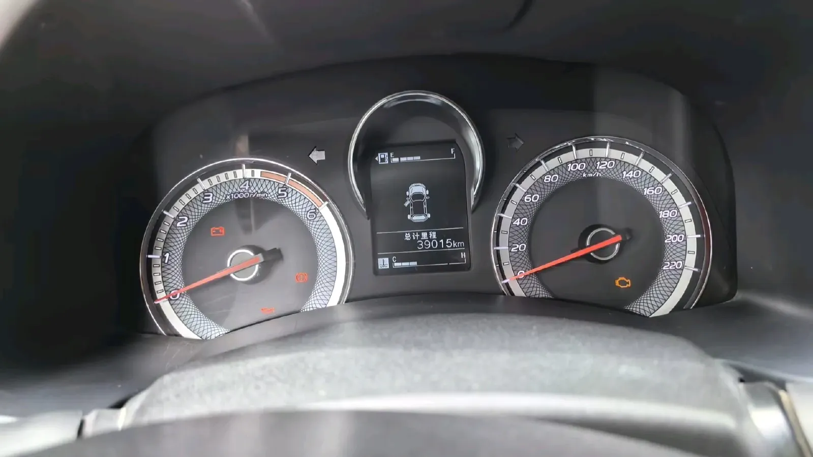 2023 Isuzu RE-MAX Jim 2.5T 143HP L4 6MT,autocango,china used car exporter,china ev exporter,chinese used car exporter,chinese used ev exporter