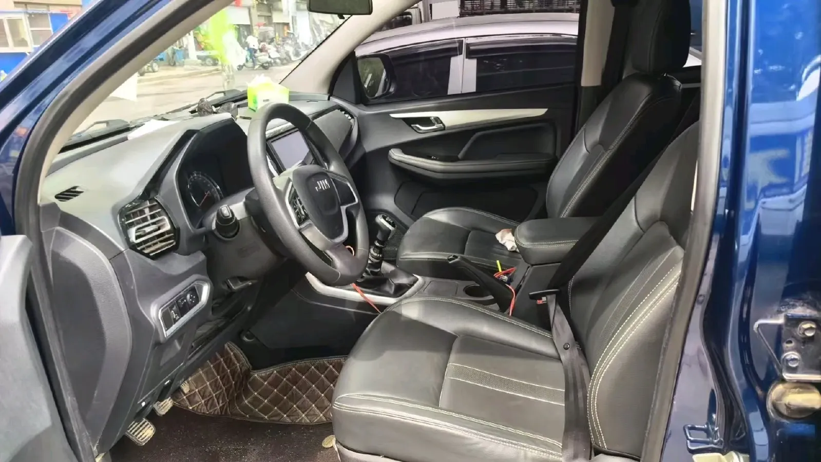 2023 Isuzu RE-MAX Jim 2.5T 143HP L4 6MT,autocango,china used car exporter,china ev exporter,chinese used car exporter,chinese used ev exporter