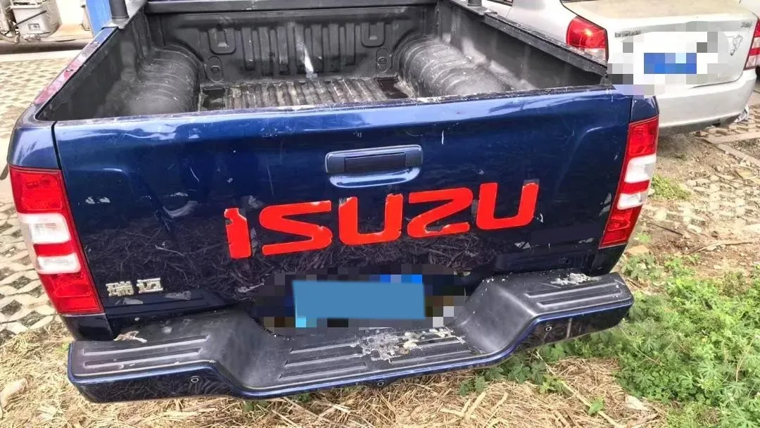 2023 Isuzu RE-MAX Jim 2.5T 143HP L4 6MT,autocango,china used car exporter,china ev exporter,chinese used car exporter,chinese used ev exporter