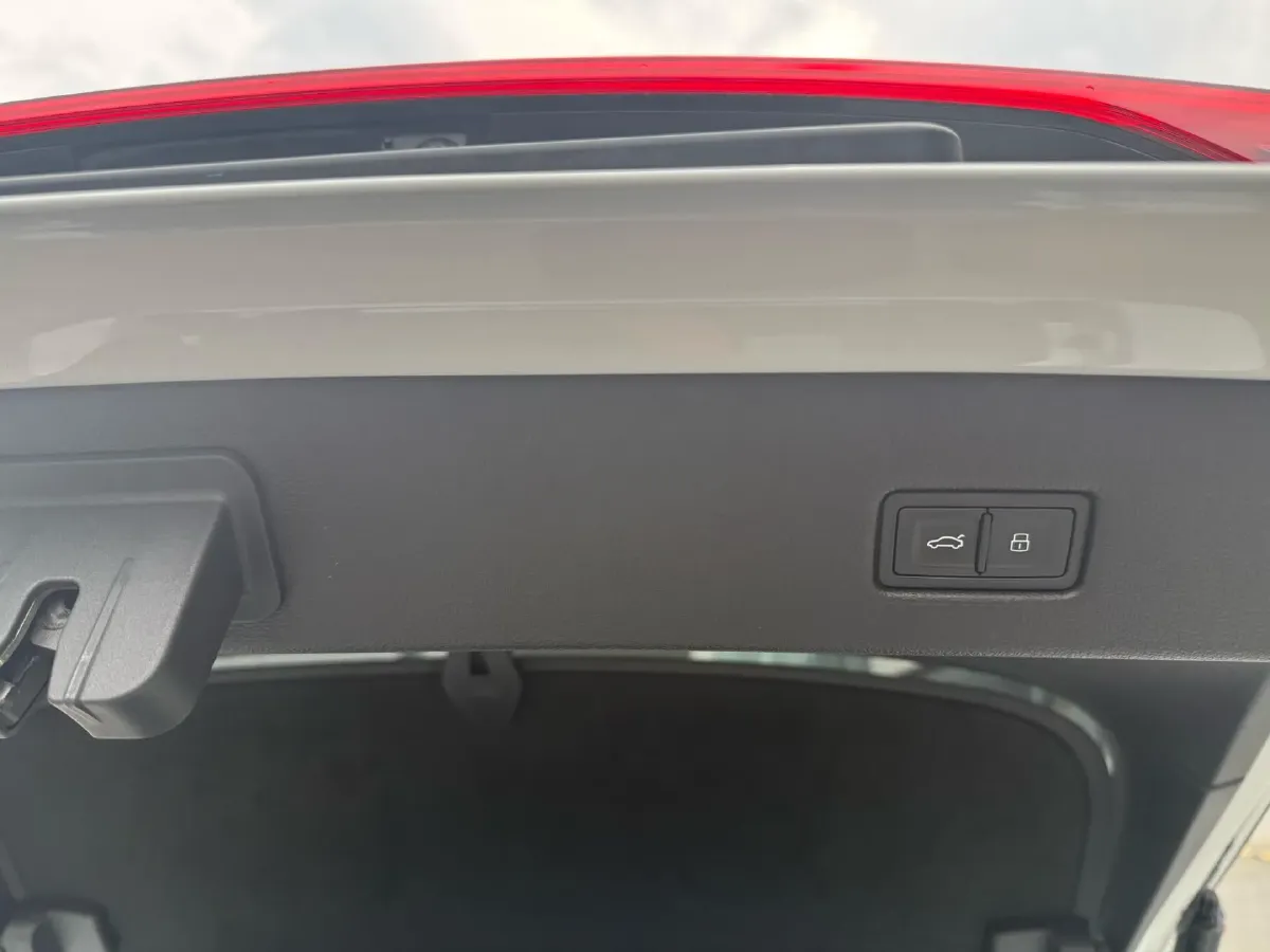 2022 Audi A7 2.0T 245HP L4 7DCT,autocango,china used car exporter,china ev exporter,chinese used car exporter,chinese used ev exporter