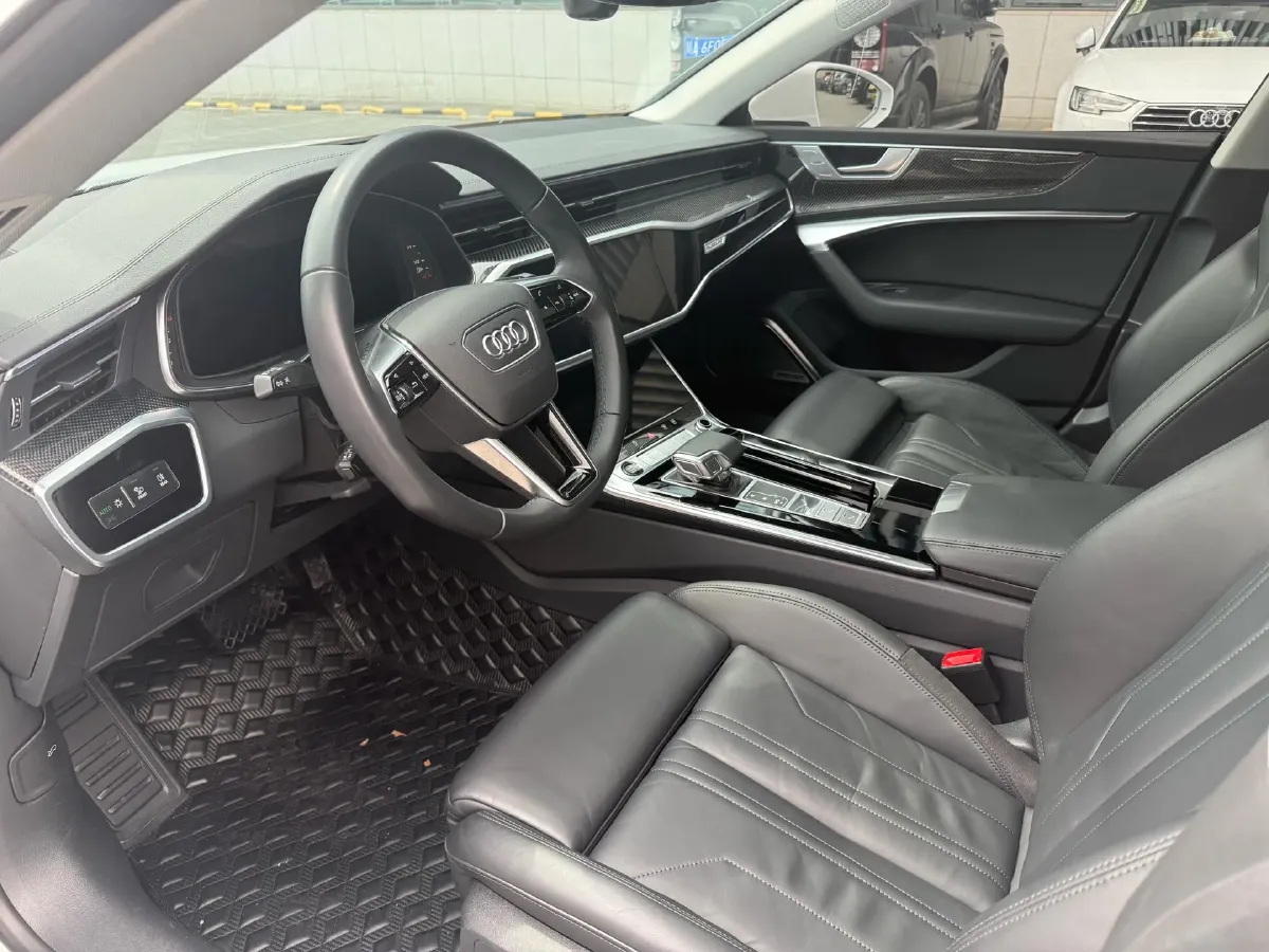 2022 Audi A7 2.0T 245HP L4 7DCT,autocango,china used car exporter,china ev exporter,chinese used car exporter,chinese used ev exporter