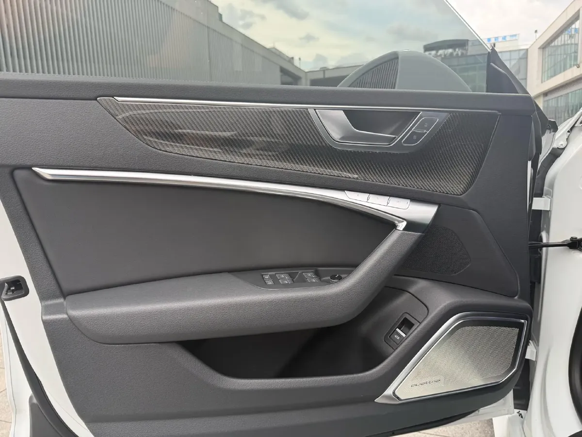 2022 Audi A7 2.0T 245HP L4 7DCT,autocango,china used car exporter,china ev exporter,chinese used car exporter,chinese used ev exporter