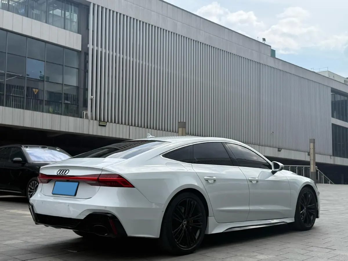 2022 Audi A7 2.0T 245HP L4 7DCT,autocango,china used car exporter,china ev exporter,chinese used car exporter,chinese used ev exporter