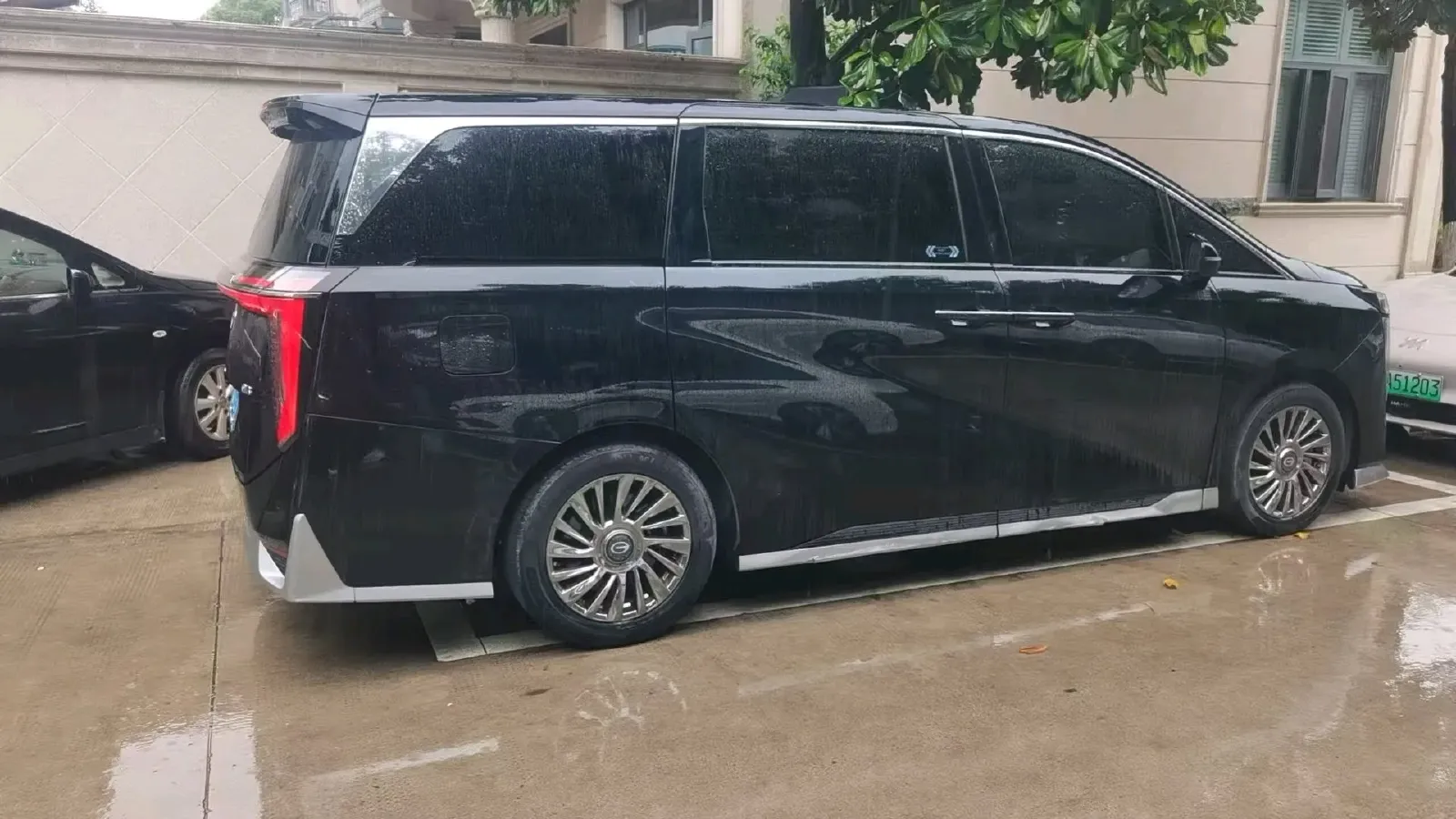 2023 GAC Trumpchi M8 2.0T 252HP L4 8AT,autocango,china used car exporter,china ev exporter,chinese used car exporter,chinese used ev exporter