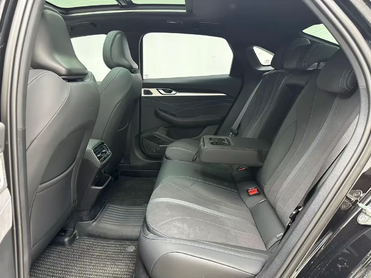 2026 Geely Preface 2.0T 272HP L4 8AT,autocango,china used car exporter,china ev exporter,chinese used car exporter,chinese used ev exporter