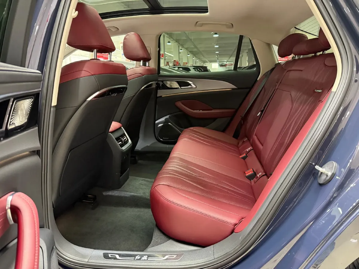 2024 HongQi H5 2.0T 224HP L4 8AT,autocango,china used car exporter,china ev exporter,chinese used car exporter,chinese used ev exporter