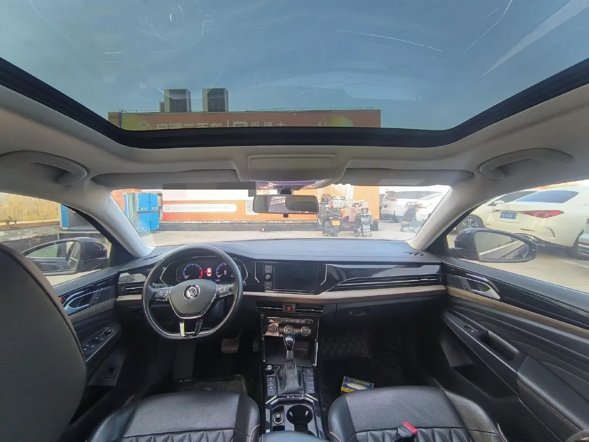 2019 Volkswagen Passat 2.0T 186HP L4 7DCT,autocango,china used car exporter,china ev exporter,chinese used car exporter,chinese used ev exporter