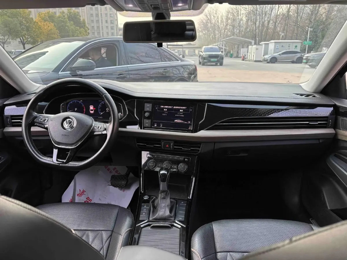 2019 Volkswagen Passat 2.0T 186HP L4 7DCT,autocango,china used car exporter,china ev exporter,chinese used car exporter,chinese used ev exporter