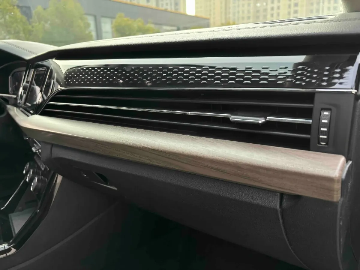 2019 Volkswagen Passat 2.0T 186HP L4 7DCT,autocango,china used car exporter,china ev exporter,chinese used car exporter,chinese used ev exporter