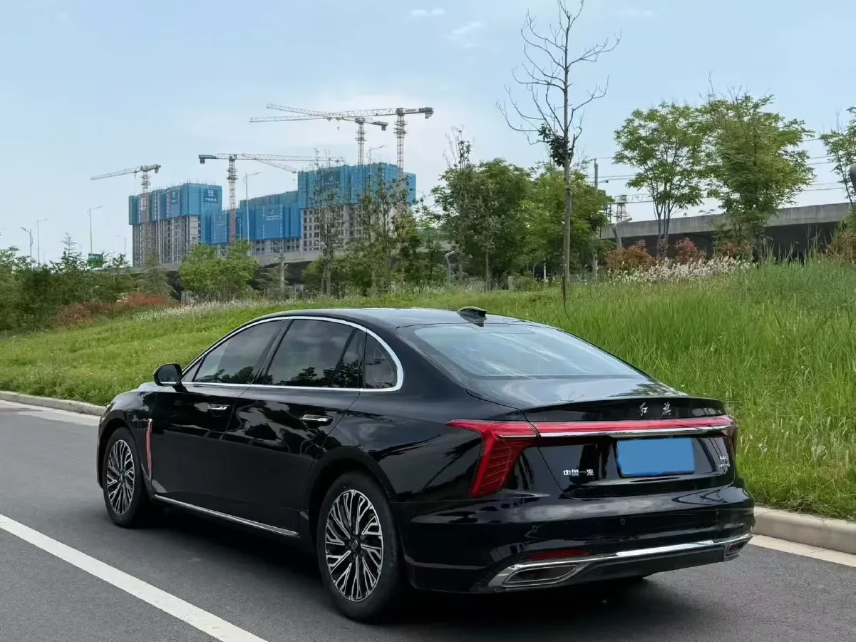 2023 HongQi H5 2.0T 224HP L4 8AT,autocango,china used car exporter,china ev exporter,chinese used car exporter,chinese used ev exporter