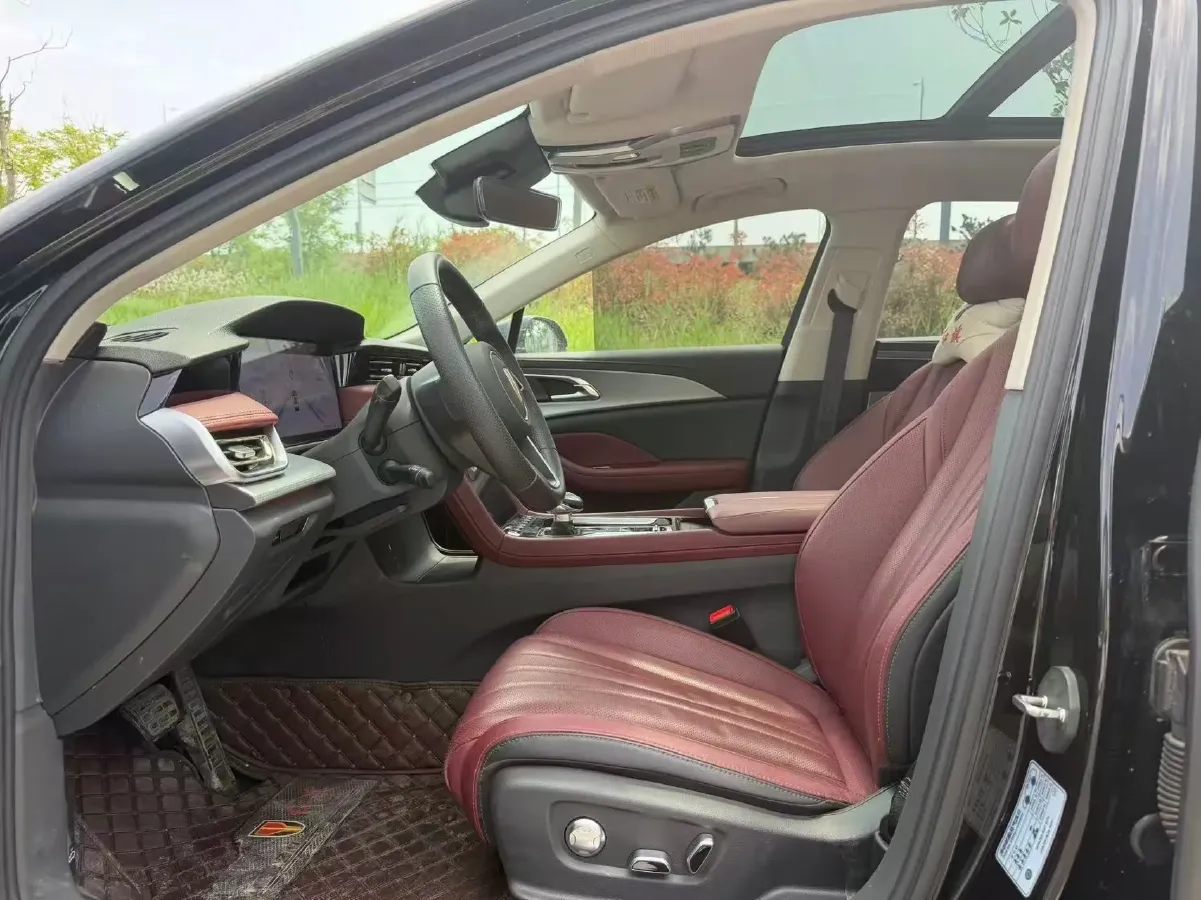 2023 HongQi H5 2.0T 224HP L4 8AT,autocango,china used car exporter,china ev exporter,chinese used car exporter,chinese used ev exporter