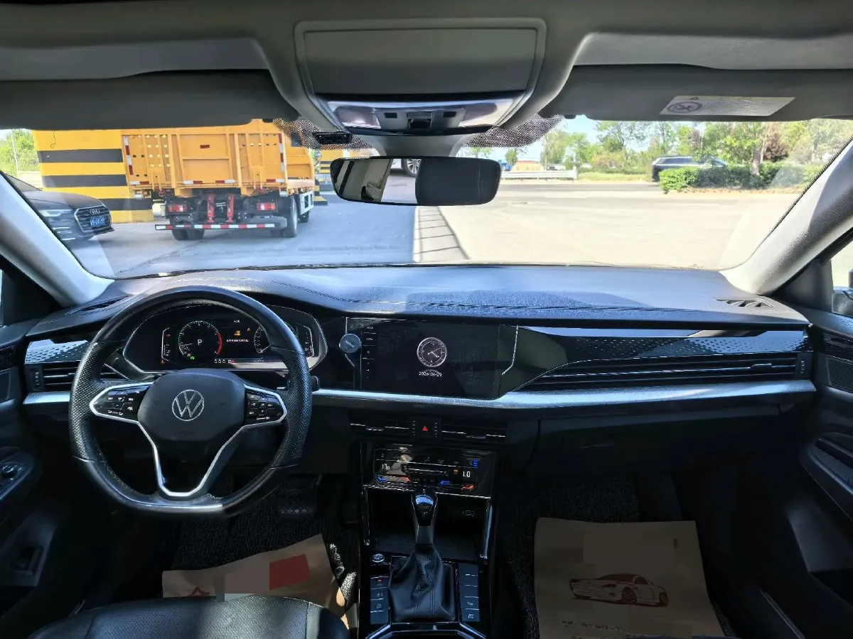 2023 Volkswagen Passat 2.0T 186HP L4 7DCT,autocango,china used car exporter,china ev exporter,chinese used car exporter,chinese used ev exporter